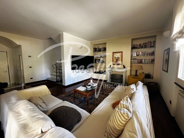 casa indipendente a La Spezia in zona Canaletto / Buonviaggio / Migliarina