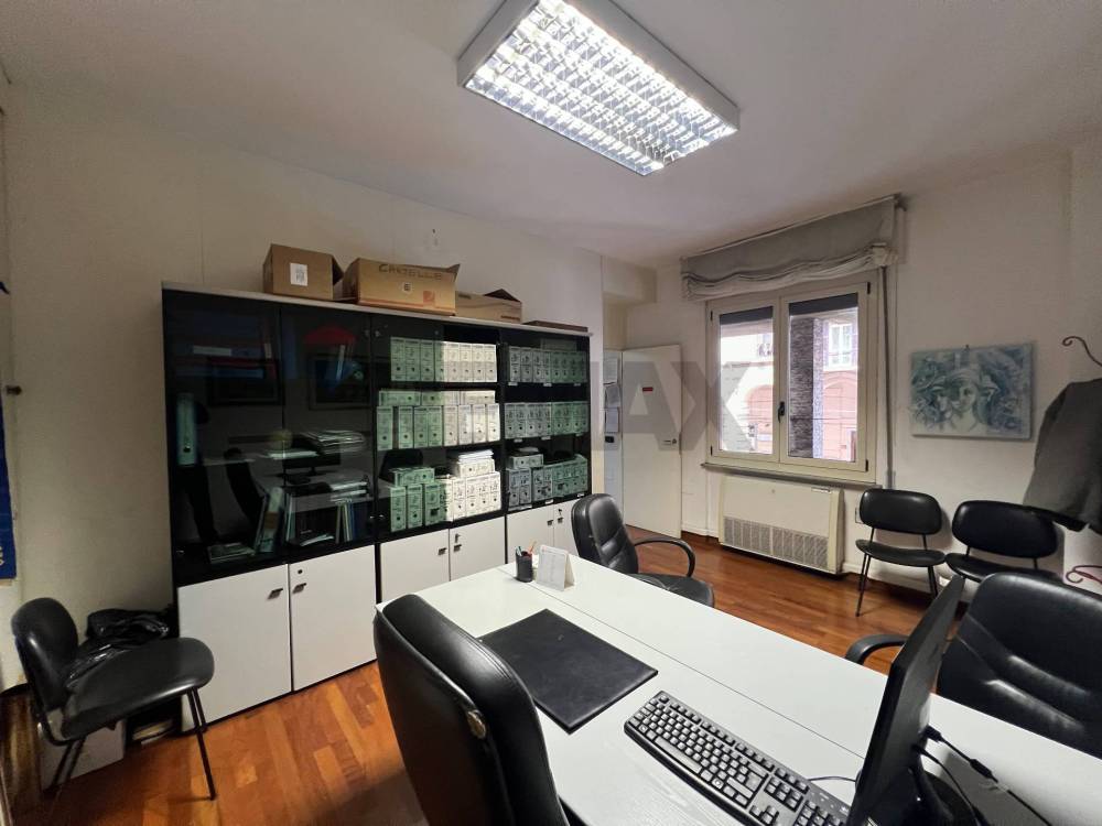 ufficio in vendita a La Spezia in zona Centro Storico