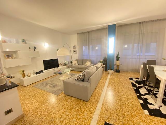 appartamento in vendita a La Spezia in zona Canaletto / Buonviaggio / Migliarina