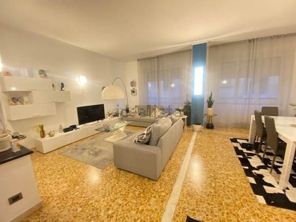 appartamento in vendita a La Spezia in zona Canaletto / Buonviaggio / Migliarina