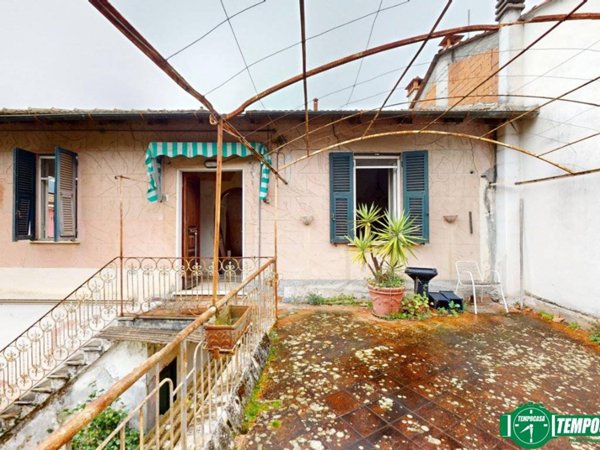 casa indipendente in vendita a La Spezia in zona Chiappa