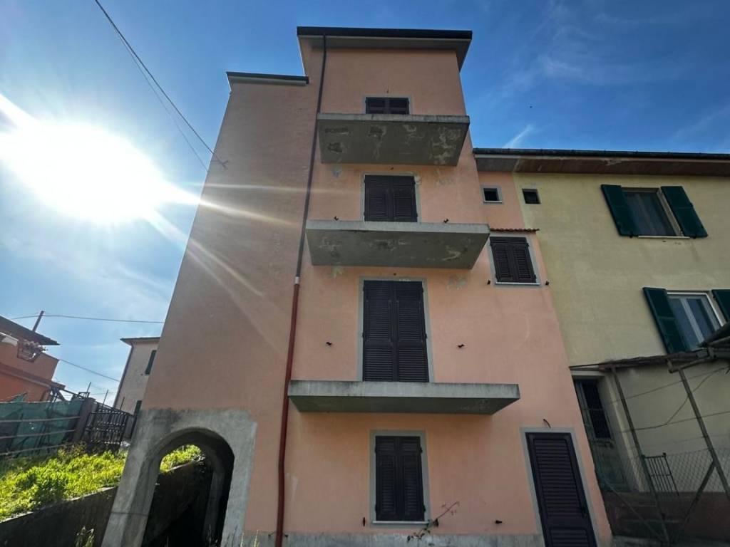 casa indipendente in vendita a La Spezia