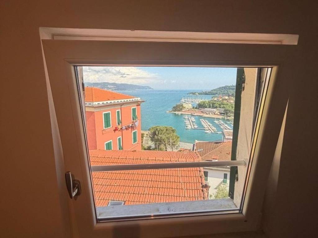 appartamento in vendita a La Spezia in zona Marola