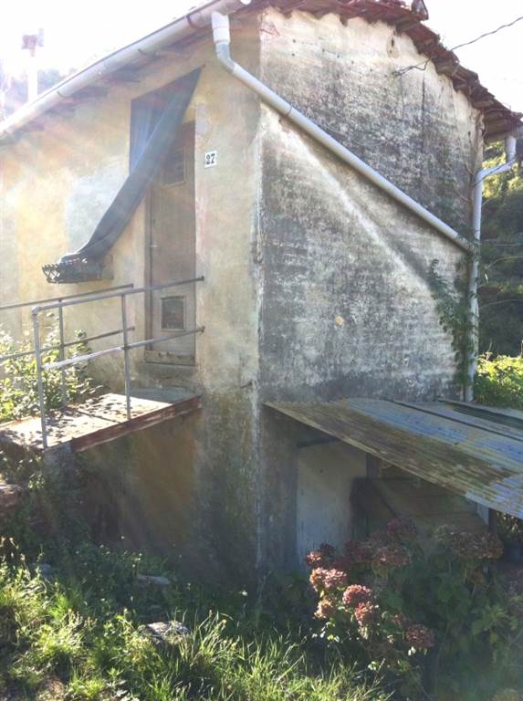 casa indipendente in vendita a La Spezia in zona Pitelli