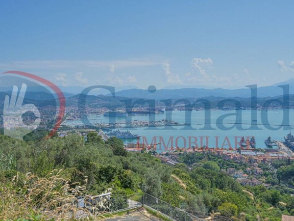 appartamento in vendita a La Spezia in zona Marola