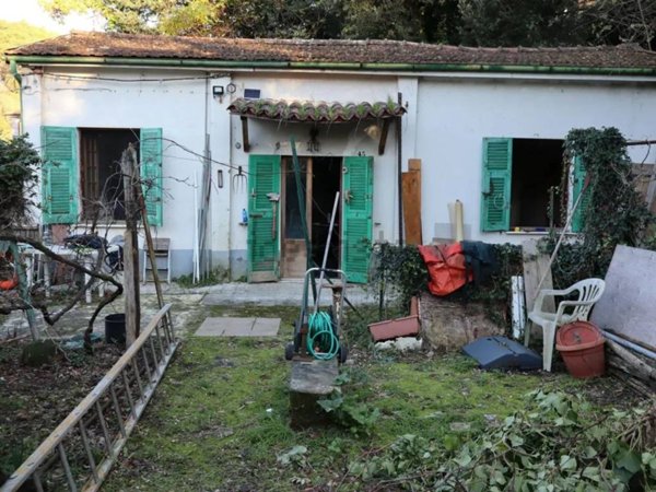 casa indipendente in vendita a La Spezia in zona Fossamastra