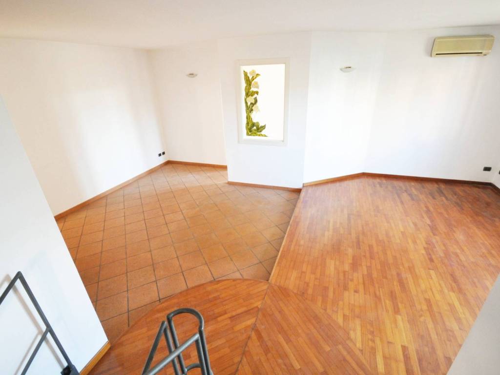 casa indipendente a La Spezia in zona Canaletto / Buonviaggio / Migliarina