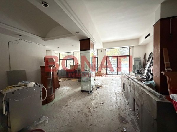 locale commerciale in vendita a La Spezia