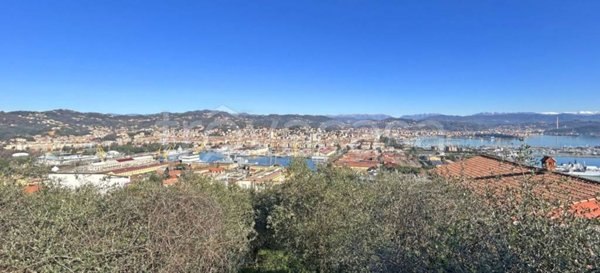 casa indipendente in vendita a La Spezia in zona Cadimare