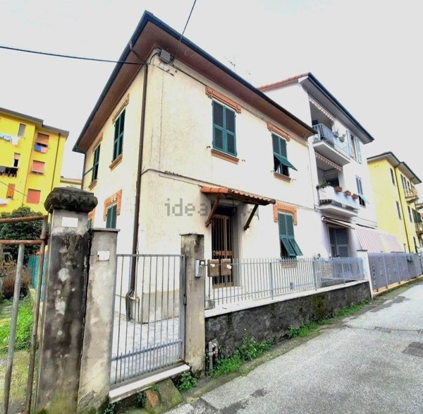 appartamento in vendita a La Spezia in zona Canaletto / Buonviaggio / Migliarina