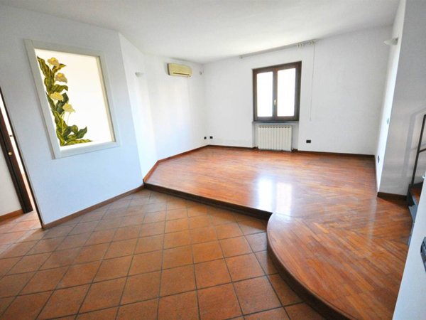 casa indipendente in vendita a La Spezia in zona Montepertico