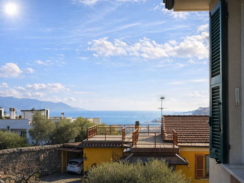 appartamento in vendita a La Spezia in zona Chiappa