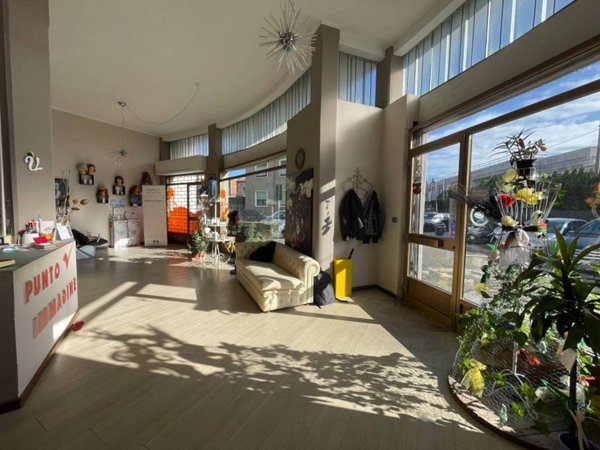 negozio in vendita a La Spezia in zona Canaletto / Buonviaggio / Migliarina