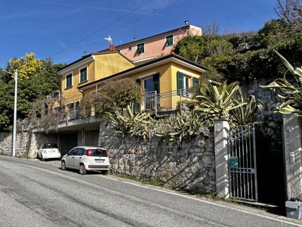 casa indipendente in vendita a La Spezia in zona Montepertico