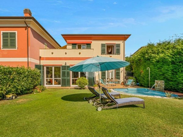 casa indipendente in vendita a La Spezia in zona Sarbia