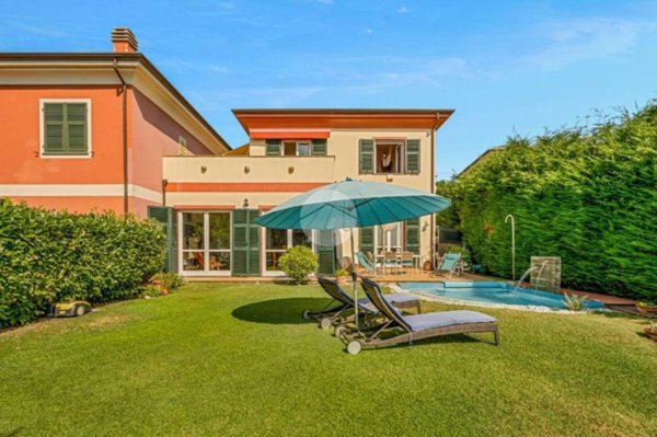 casa indipendente in vendita a La Spezia in zona Sarbia