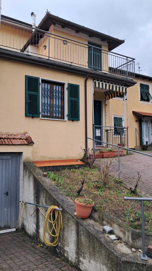 casa indipendente in vendita a La Spezia