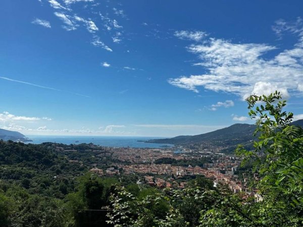 casa indipendente in vendita a La Spezia
