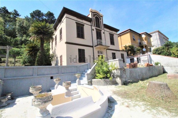 casa indipendente in vendita a La Spezia in zona Ruffino