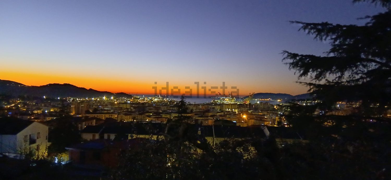 casa indipendente in vendita a La Spezia