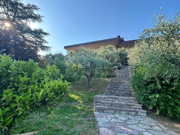 casa indipendente in vendita a La Spezia