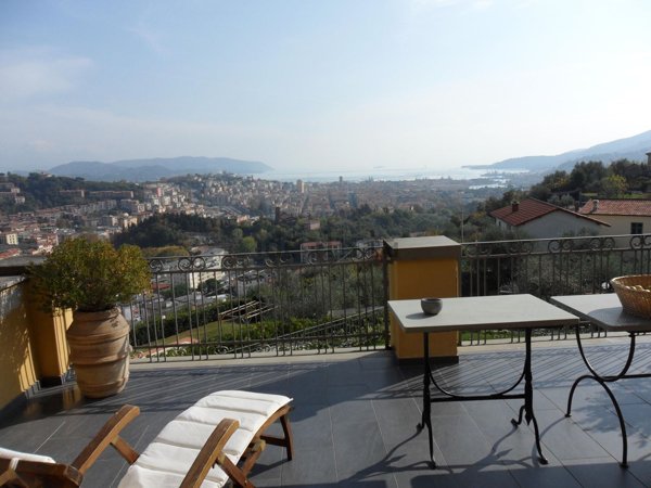 casa indipendente in vendita a La Spezia in zona La Foce / Sant'Anna