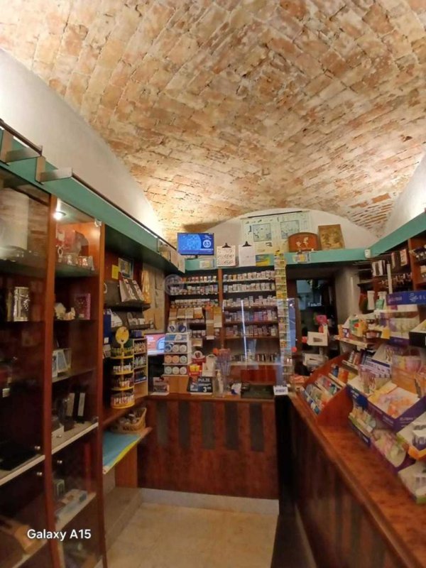 negozio in vendita a La Spezia in zona Centro Storico