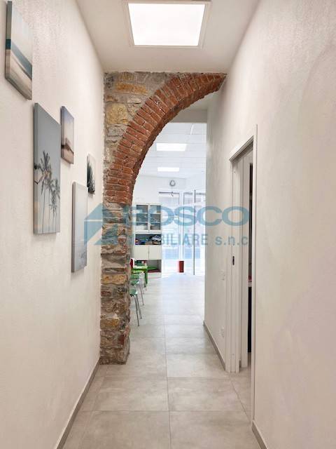 negozio in vendita a La Spezia in zona Chiappa