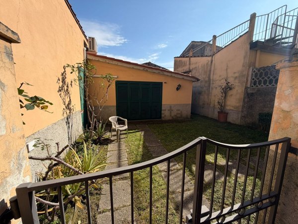 appartamento in vendita a La Spezia in zona Canaletto / Buonviaggio / Migliarina