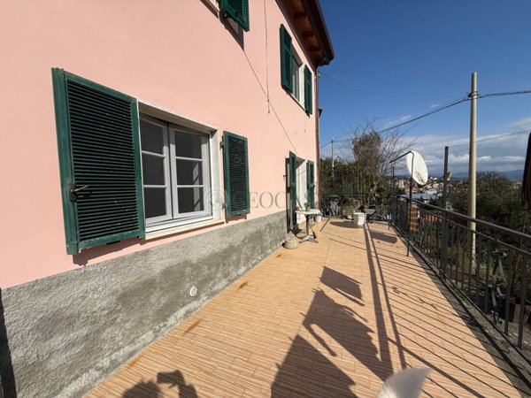 casa indipendente in vendita a La Spezia in zona Campiglia