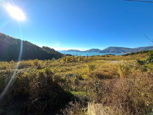 casa indipendente in vendita a La Spezia in zona Pitelli