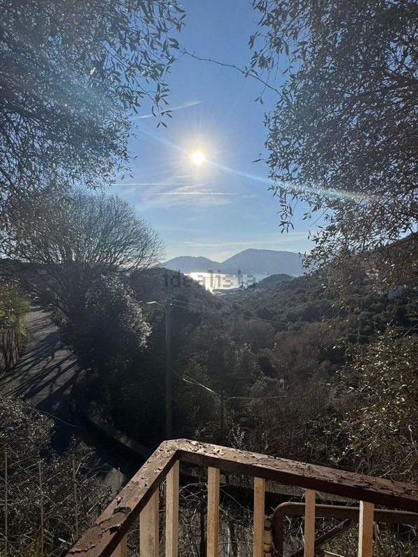 casa indipendente in vendita a La Spezia in zona Pitelli