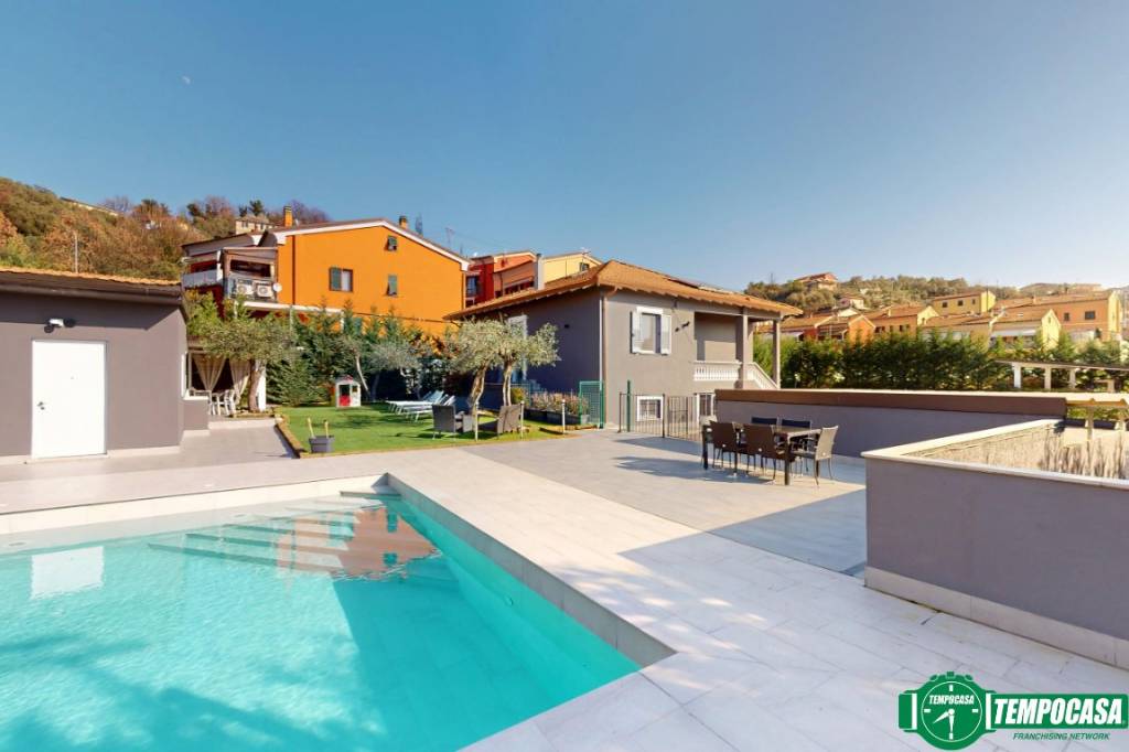 casa indipendente in vendita a La Spezia