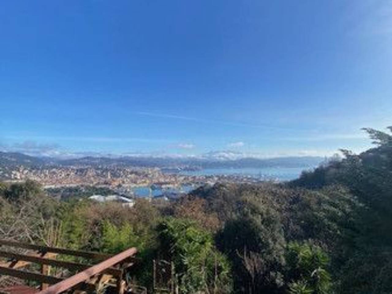 casa indipendente in vendita a La Spezia in zona Chiappa