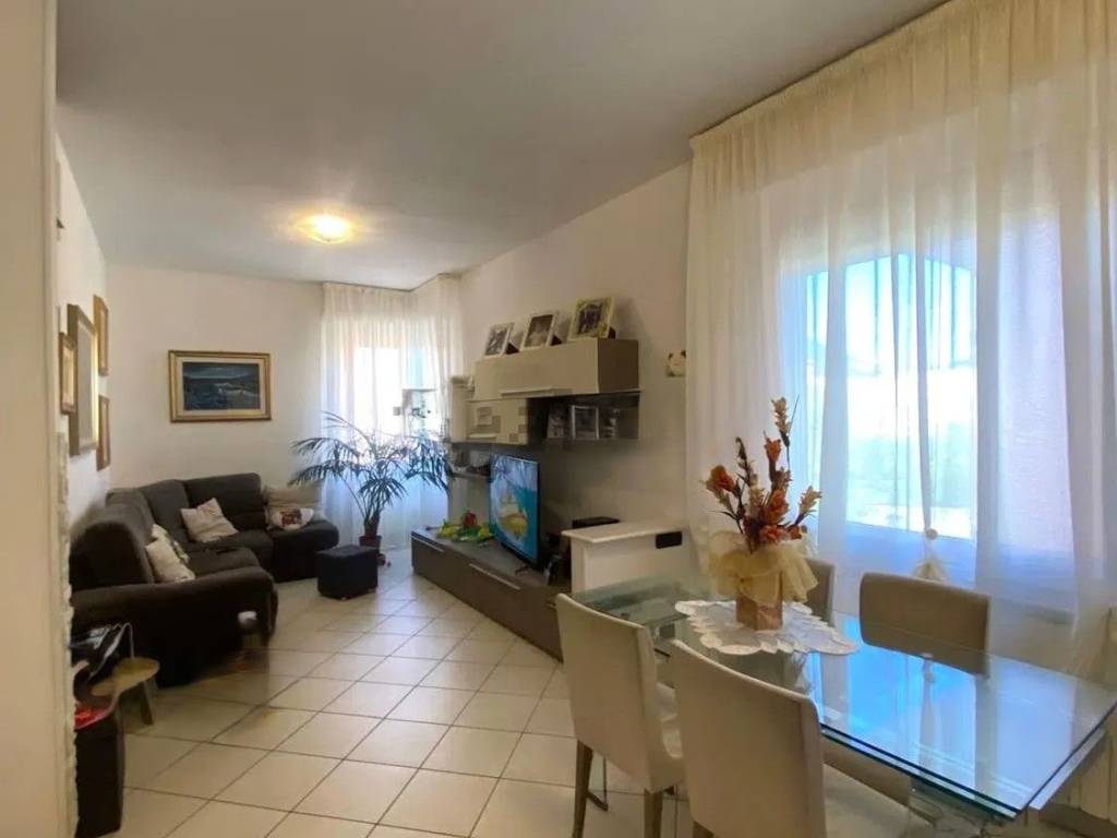 appartamento in vendita a La Spezia in zona Canaletto / Buonviaggio / Migliarina