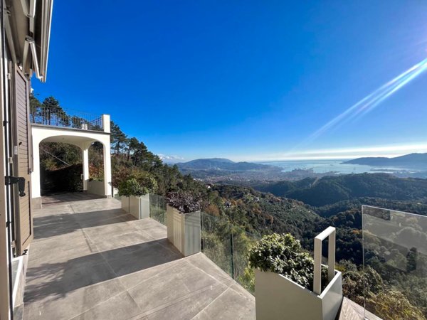 casa indipendente in vendita a La Spezia