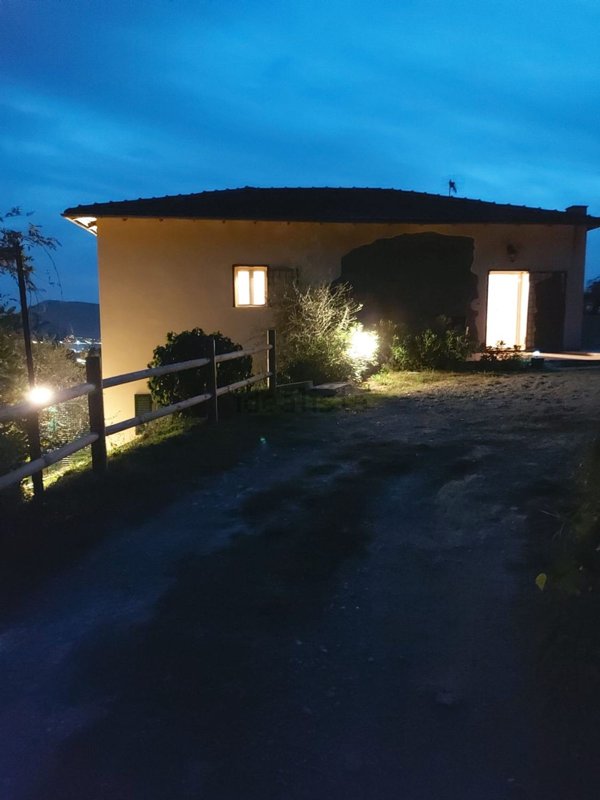 casa indipendente in vendita a La Spezia in zona Centro Storico