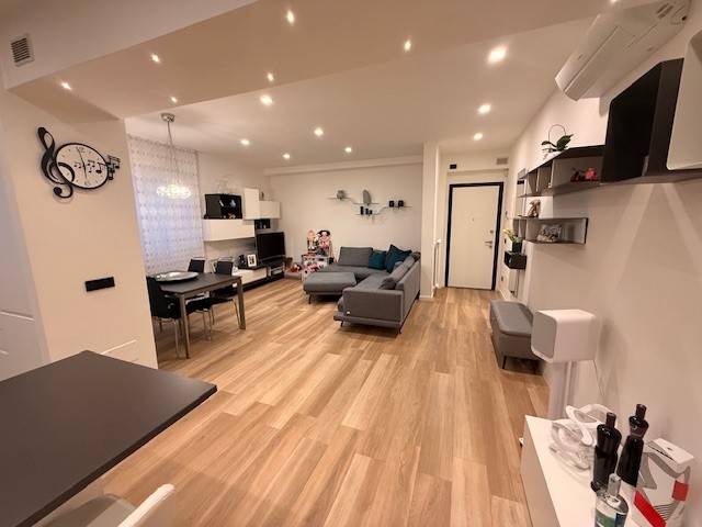 appartamento in vendita a La Spezia in zona Canaletto / Buonviaggio / Migliarina