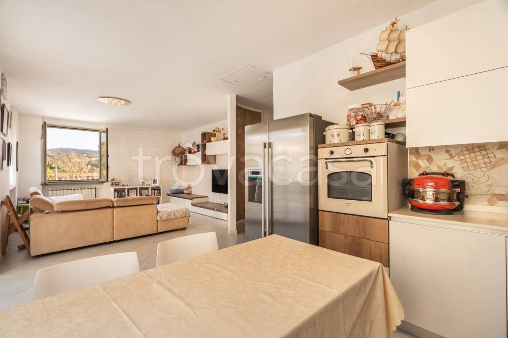 appartamento in vendita a La Spezia in zona Canaletto / Buonviaggio / Migliarina