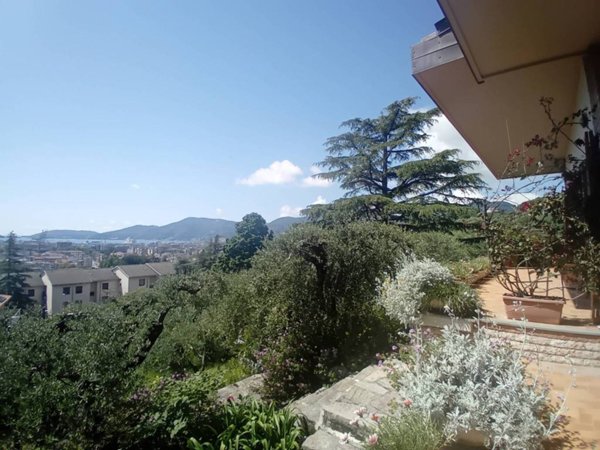 casa indipendente a La Spezia in zona Canaletto / Buonviaggio / Migliarina