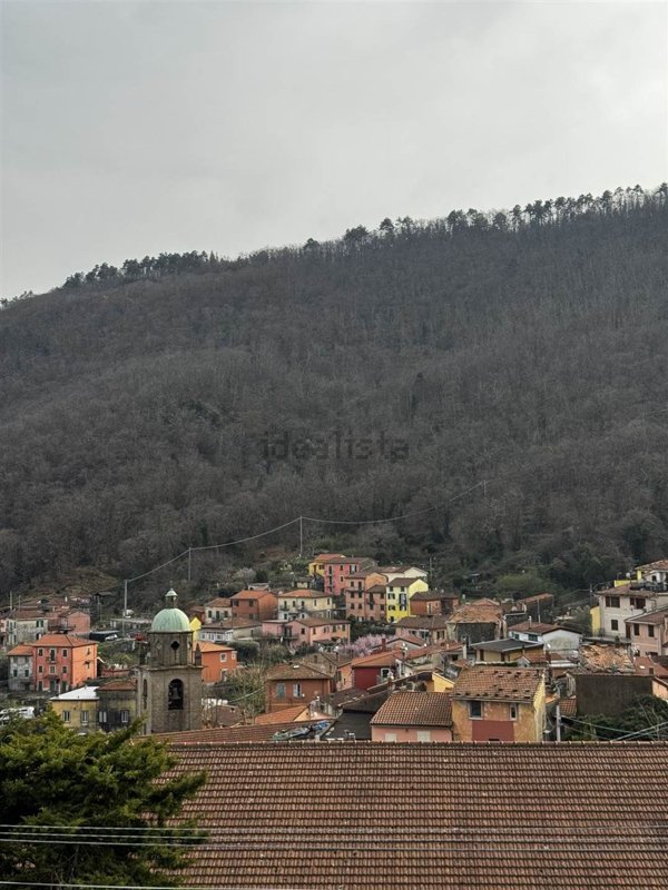 appartamento in vendita a La Spezia in zona Biassa