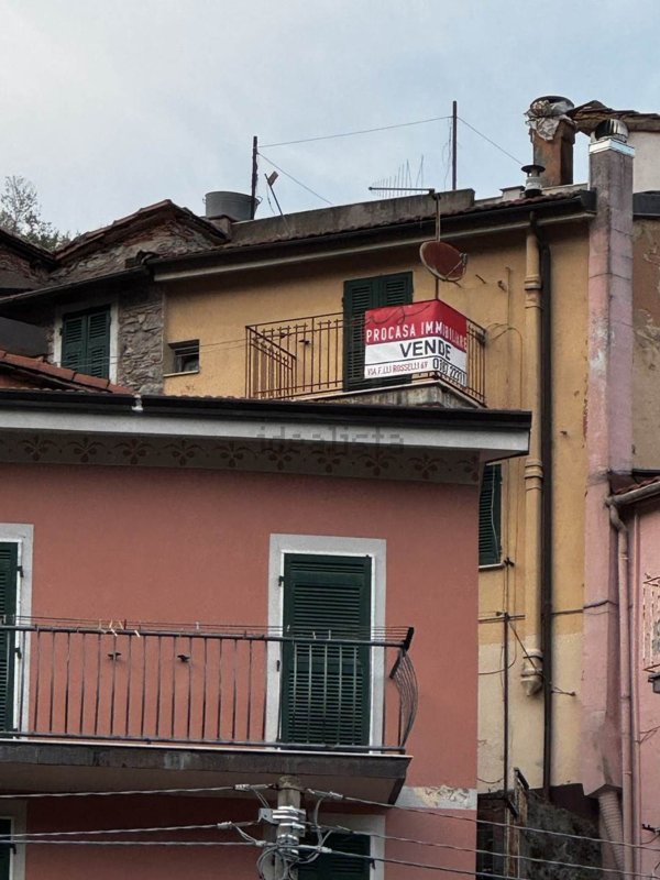 appartamento in vendita a La Spezia in zona Biassa