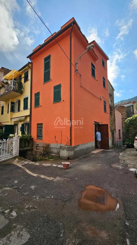 casa indipendente in vendita a La Spezia in zona Biassa