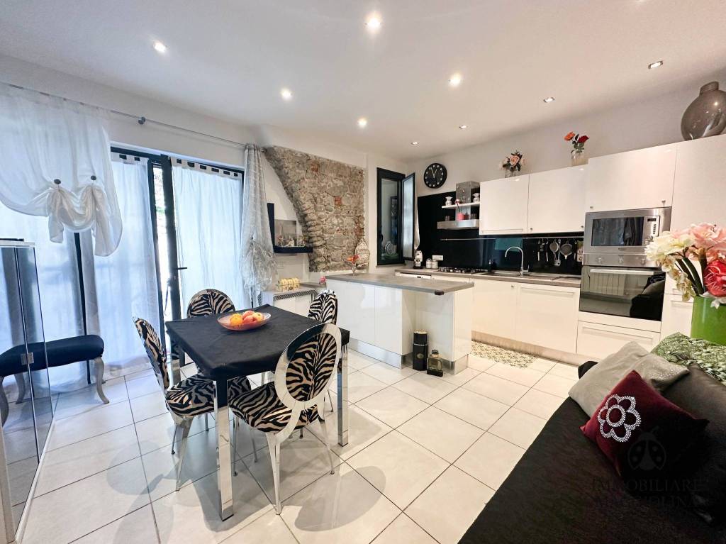 appartamento in vendita a La Spezia in zona Chiappa