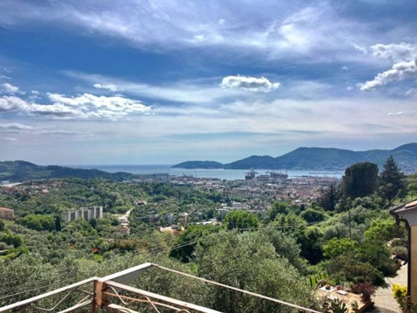 appartamento in vendita a La Spezia in zona Canaletto / Buonviaggio / Migliarina