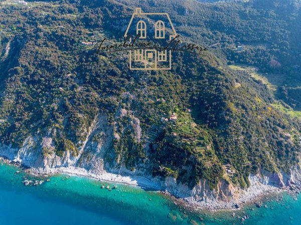 casa indipendente in vendita a La Spezia