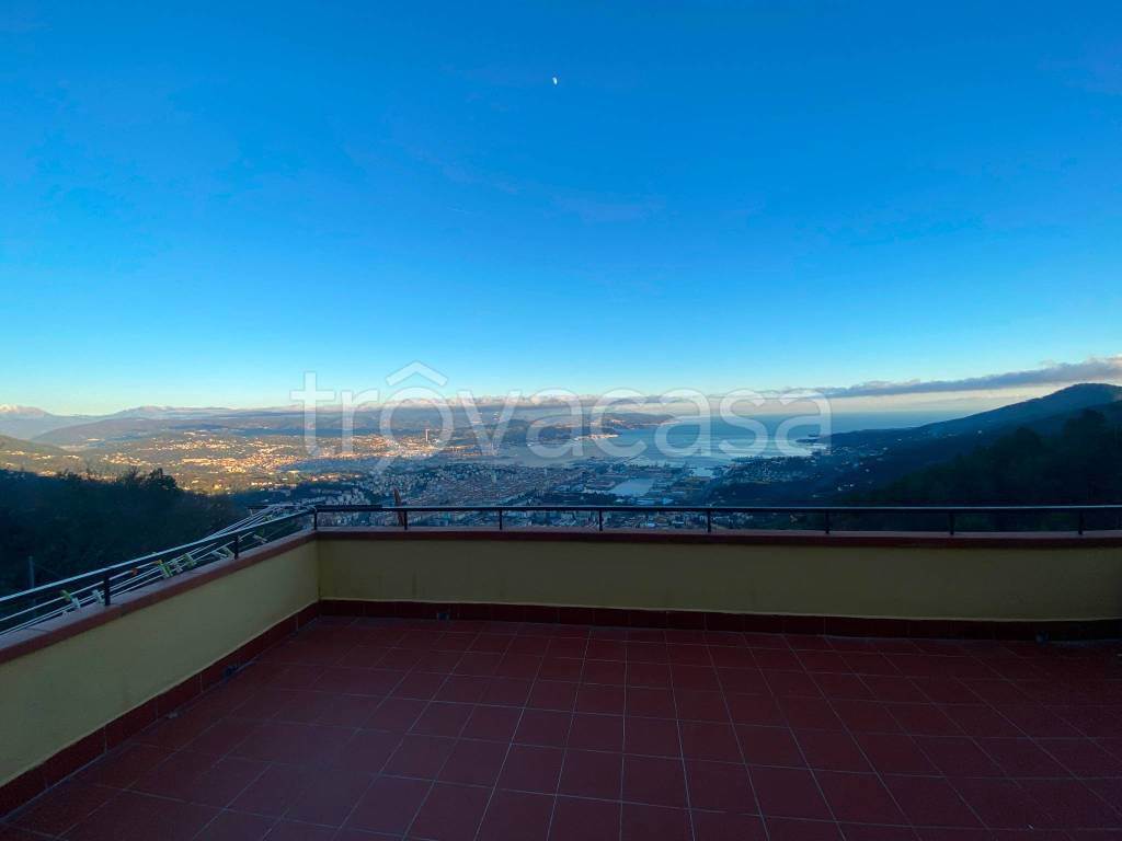 casa indipendente in vendita a La Spezia in zona La Foce / Sant'Anna