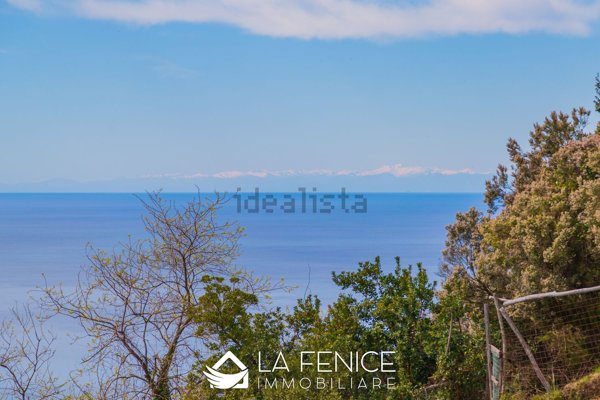 casa indipendente in vendita a La Spezia in zona Campiglia