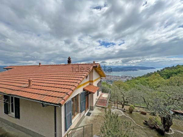casa indipendente in vendita a La Spezia