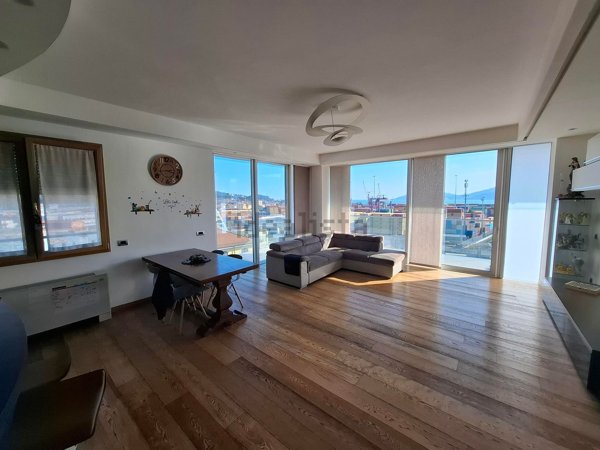 appartamento in vendita a La Spezia in zona Canaletto / Buonviaggio / Migliarina
